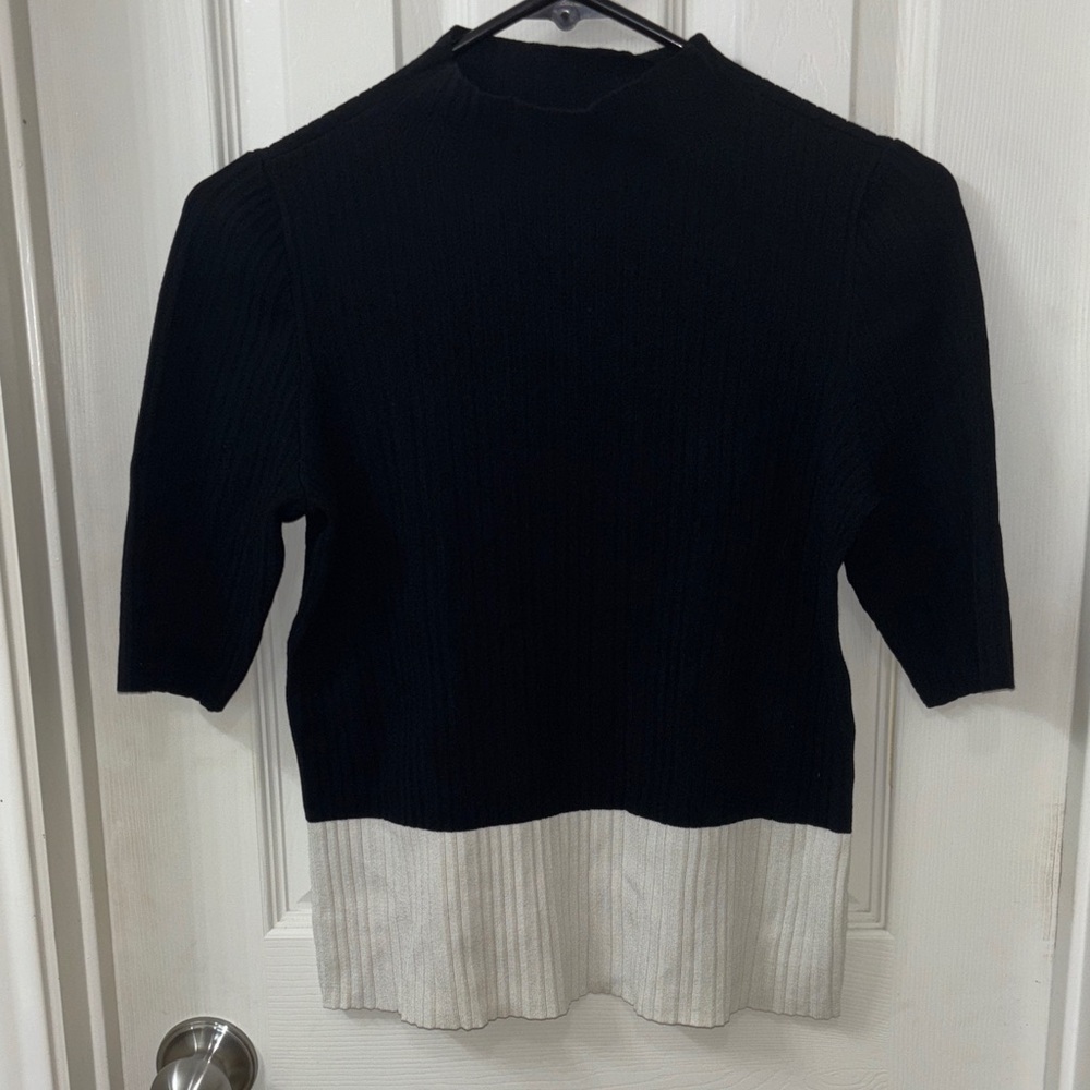Ann Taylor Black and White Sweatshirt